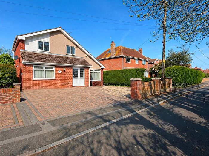4 Bedroom Detached House For Sale In Worston Road, Highbridge, TA9