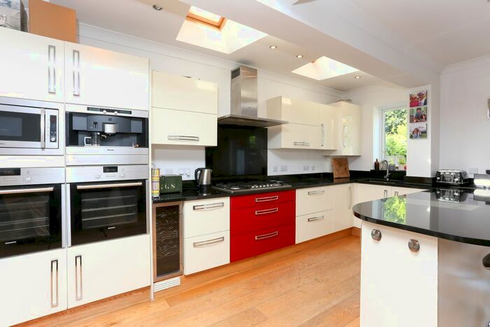 4 Bedroom Property To Rent In Oxford Avenue, Wimbledon Chase, London, SW20