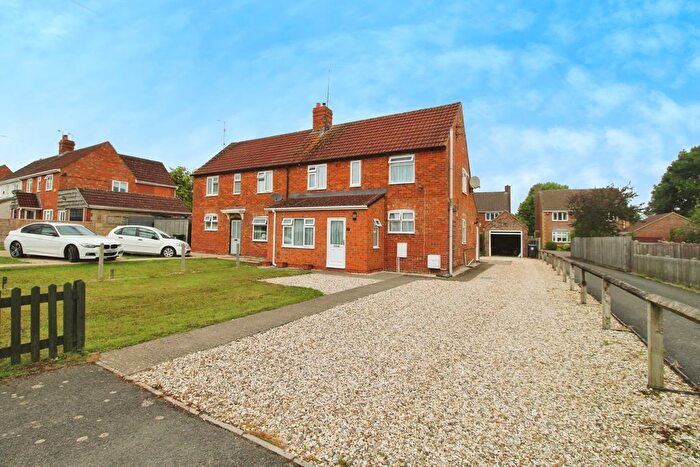 3 Bedroom Semi-Detached House For Sale In Common Hill, Cricklade, SN6