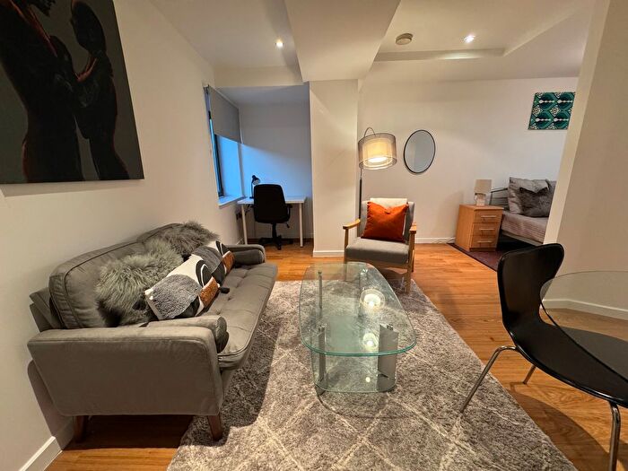 1 Bedroom Property To Rent In Basilica, Leeds, LS1