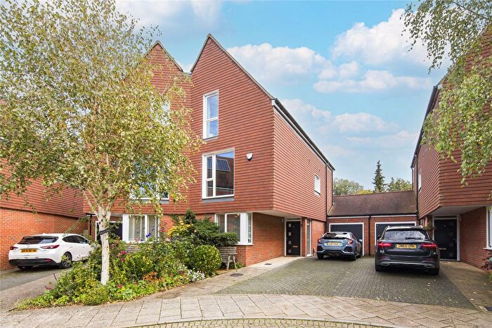 4 Bedroom Semi-detached House For Sale In Spa Crescent, Tunbridge Wells, Kent, TN4