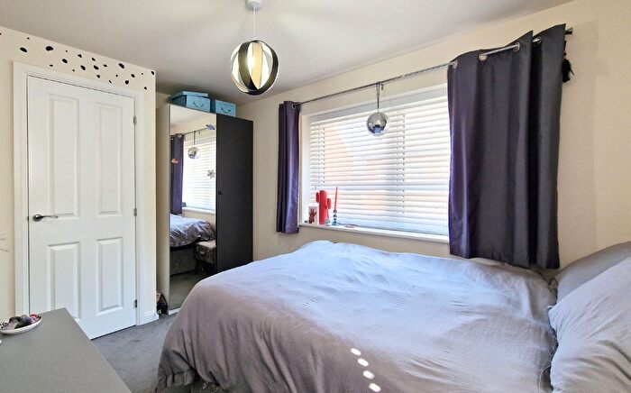 3 Bedroom End Of Terrace House For Sale In Compton Mead, Crowthorne, Berkshire, RG45