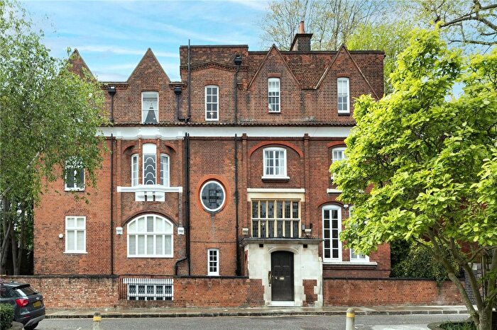 3 Bedroom Flat For Sale In Holland Park Road, London, W14