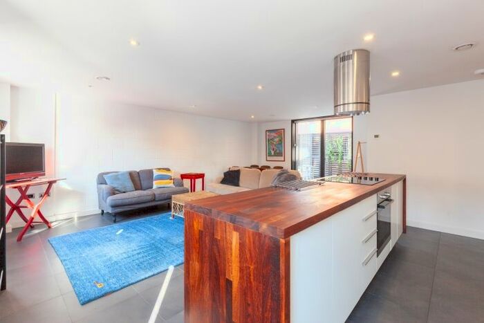 3 Bedroom Flat To Rent In Cowley Road, Oxford, OX4