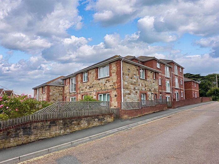 2 Bedroom Flat To Rent In Queens Road, Freshwater, PO40