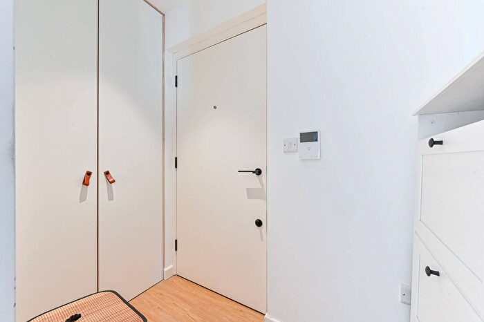 1 Bedroom Flat For Sale In Cargreen Road, South Norwood, London, SE25