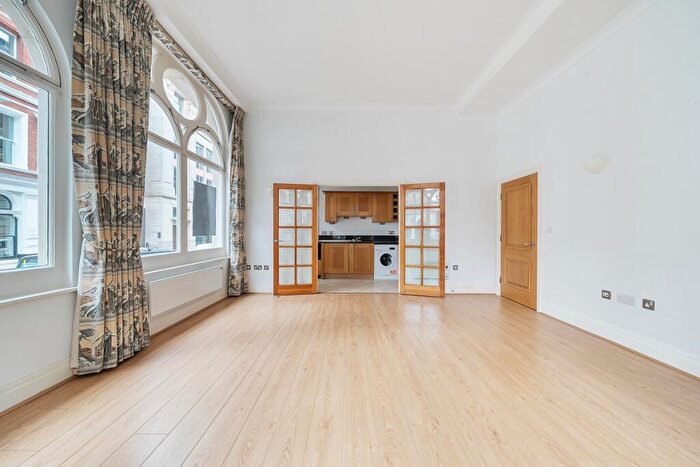 2 Bedroom Apartment To Rent In Tudor Street London, EC4Y