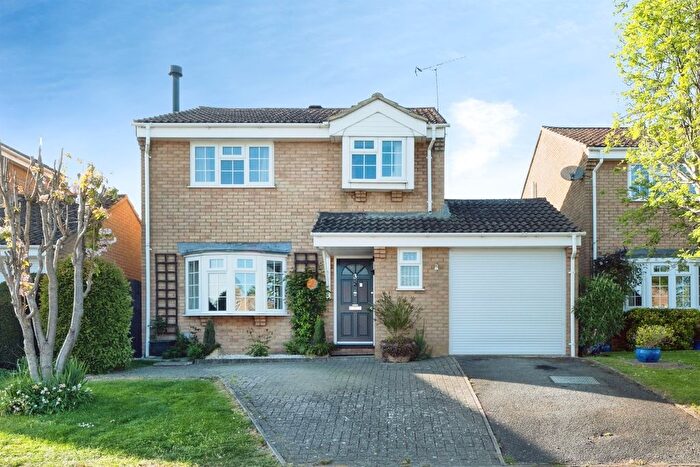 4 Bedroom Detached House For Sale In Hubbard Close, Buckingham, MK18