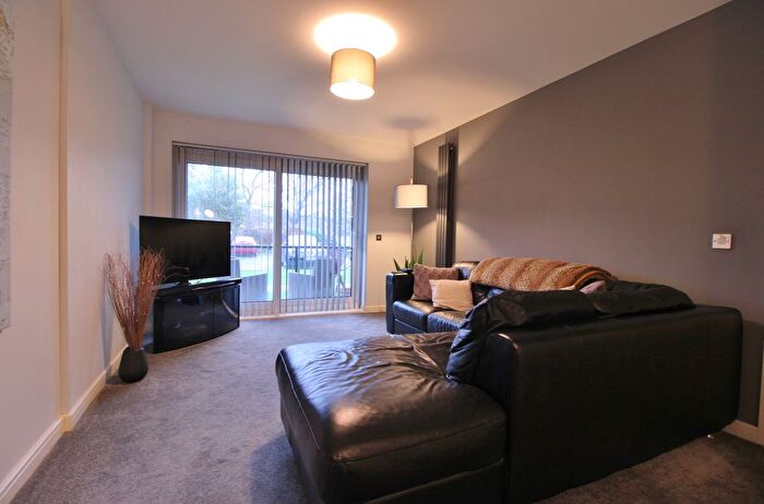 2 Bedroom Flat For Sale In Gisors Road, Southsea, PO4