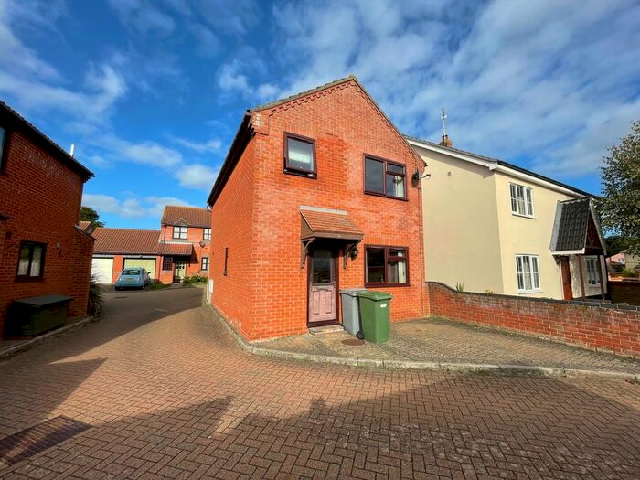 3 Bedroom Detached House To Rent In Old Road, Acle, Norwich, NR13