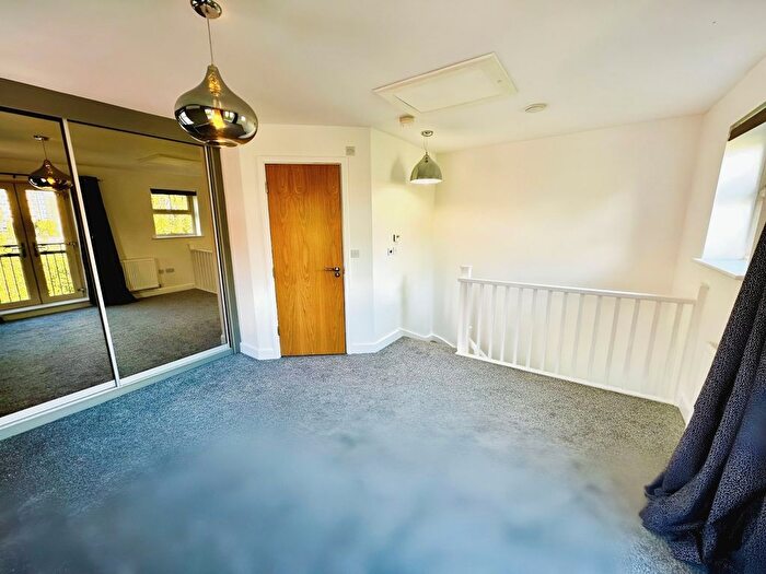 2 Bedroom End Of Terrace House To Rent In Holts Crest Way, Leeds, West Yorkshire, LS12