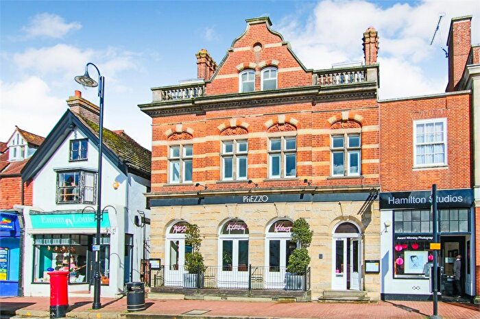 1 Bedroom Flat For Sale In High Street, East Grinstead, RH19