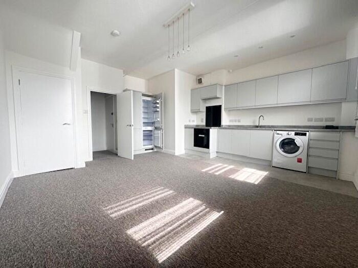 2 Bedroom Apartment To Rent In Bartlett Street, Bath, BA1