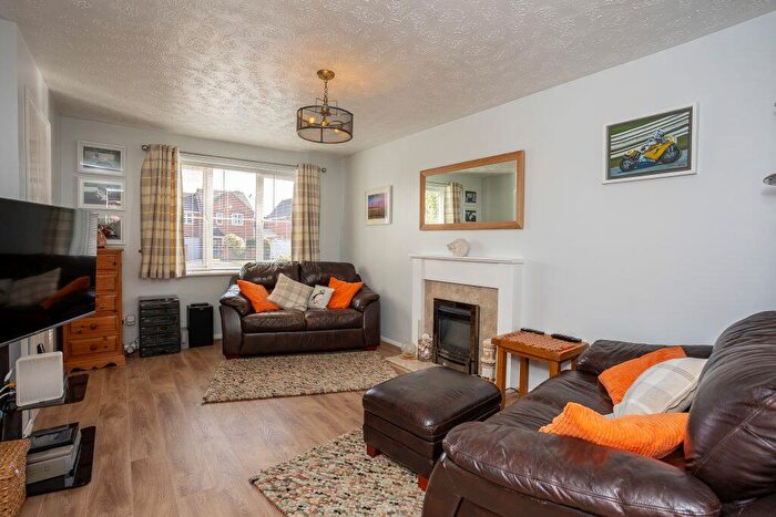 3 Bedroom End Of Terrace House For Sale In Kingfisher Road, Mountsorrel, LE12