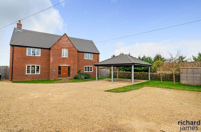 4 Bedroom Detached House For Sale In Greatfield, Royal Wootton Bassett, Wiltshire, SN4