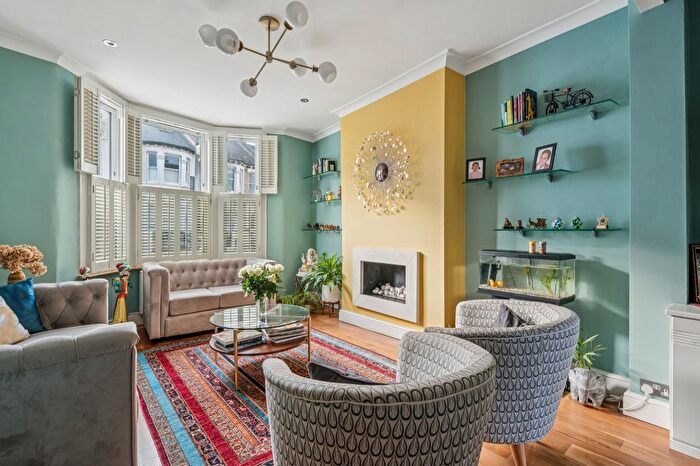 5 Bedroom Terraced House To Rent In Stephendale Road, Sands End, SW6