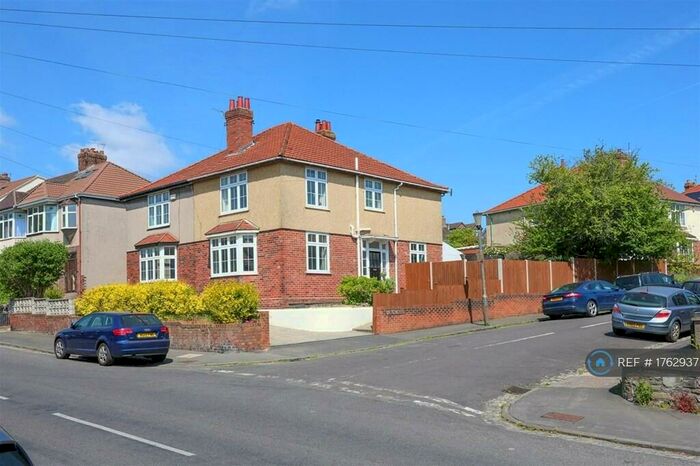 3 Bedroom Semi-Detached House To Rent In Wellington Hill, Bristol, BS7