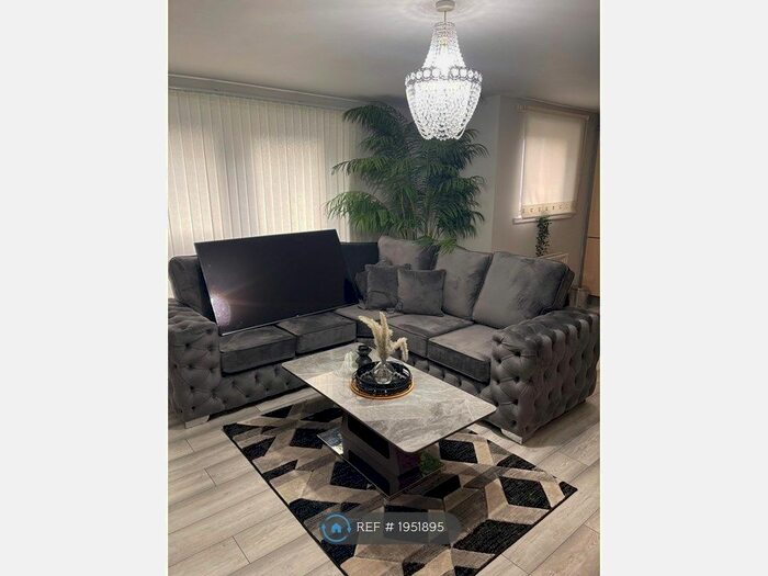 2 Bedroom Flat To Rent In Barland Court, Glasgow, G41