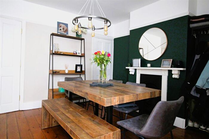 3 Bedroom End Of Terrace House For Sale In Elm Road, Ewell Village, KT17