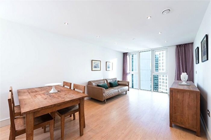 2 Bedroom Flat To Rent In Altitude Point, Alie Street, E1