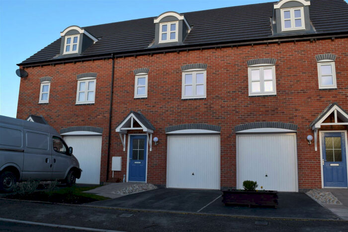 3 Bedroom Mews To Rent In Ridgewater Road, Burton-On-Trent, Staffordshire, DE14