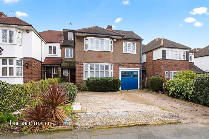 6 Bedroom Semi Detached House For Sale In Osidge Lane, London, N14