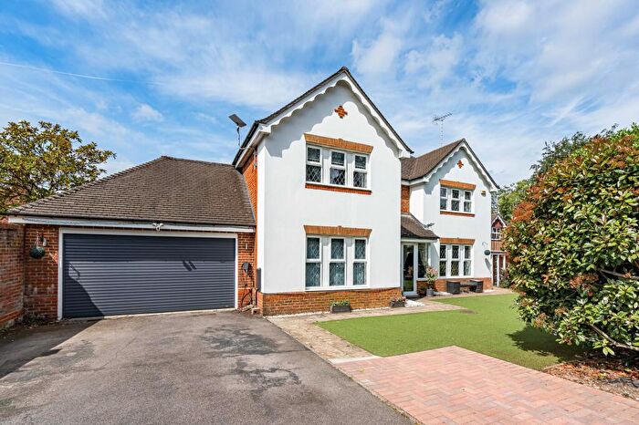 5 Bedroom Detached House For Sale In Quarry Gardens, Leatherhead, KT22