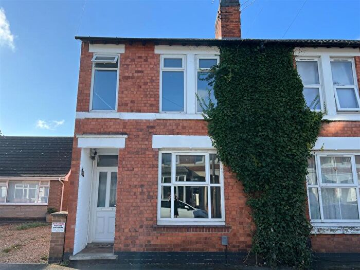 3 Bedroom Terraced House For Sale In Pollard Street, Kettering, NN16