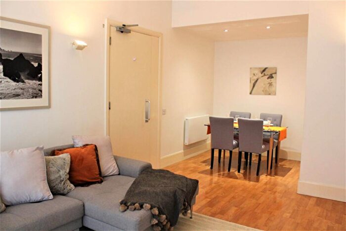 2 Bedroom Flat To Rent In Dingley Road, City, London, EC1V