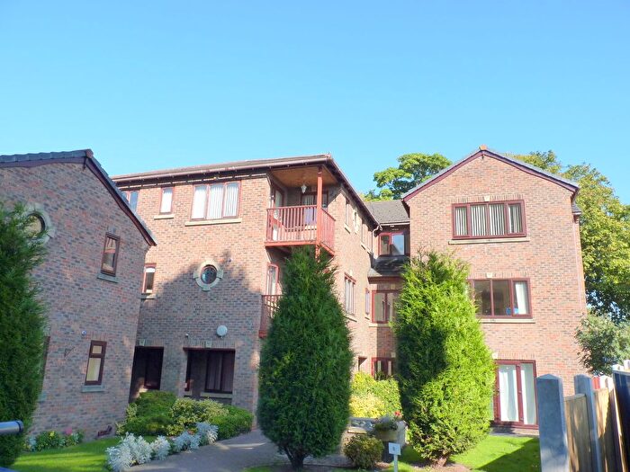 2 Bedroom Property To Rent In Heathfield, Wirral, CH62