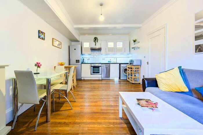 2 Bedroom Flat To Rent In Warwick Gardens, High Street Kensington, London, W14