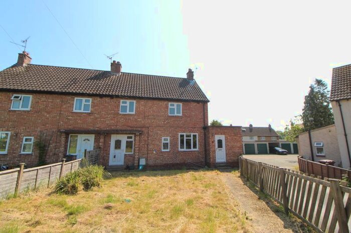 3 Bedroom Semi-Detached House For Sale In Castlegarth, Thornton Dale, Pickering, YO18