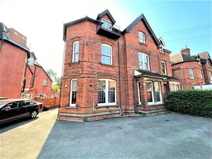 2 Bedroom Flat To Rent In Lansdowne Road, Bedford, MK40