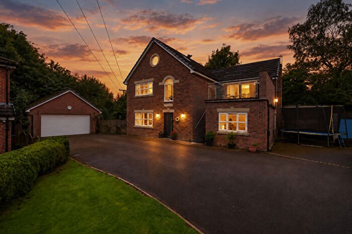 4 Bedroom Detached House For Sale In Crosse Hall Lane, Chorley, PR6