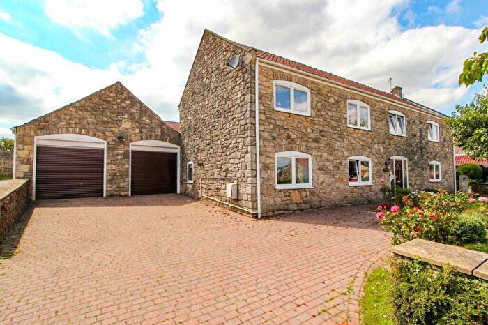 4 Bedroom Detached House For Sale In Back Lane, Clifton, Rotherham, S66