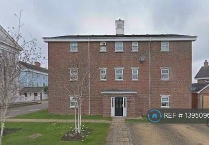 2 Bedroom Flat To Rent In Lancaster Way, London, KT4