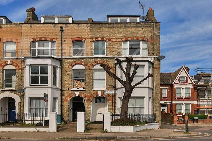 2 Bedroom Flat To Rent In Marlborough Road, Upper Holloway, N19