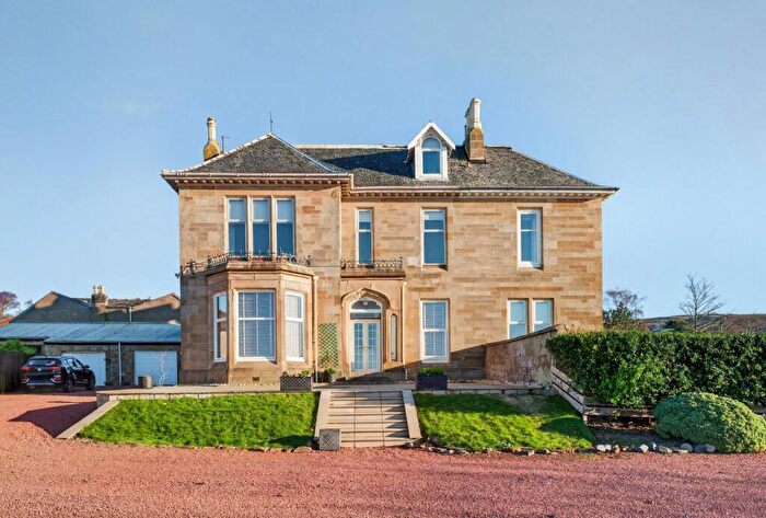 3 Bedroom Flat For Sale In Buchanan Street, Largs, KA30