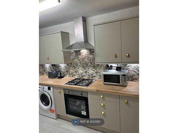 2 Bedroom Bungalow To Rent In Silverdale Avenue, Coton, Cambridge, CB23