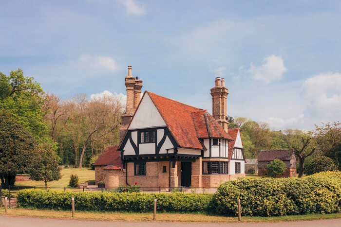 2 Bedroom Detached House For Sale In Crafton Lodge Road, Mentmore, Buckinghamshire, LU7