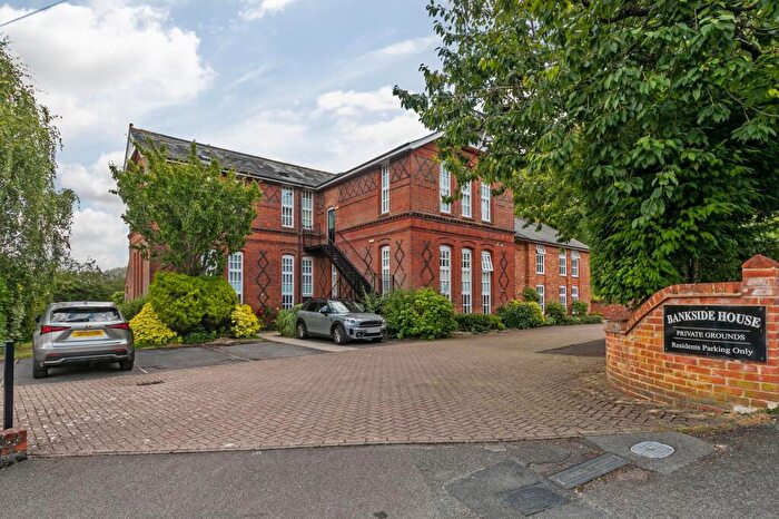 2 Bedroom Flat To Rent In Elm Road, Winchester, SO22