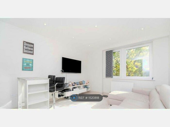 1 Bedroom Flat To Rent In Lovell House, Uxbridge, UB8