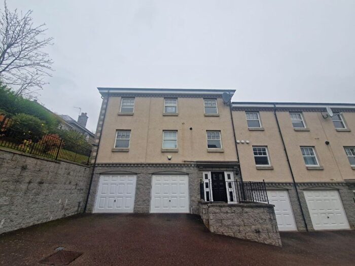 2 Bedroom Flat To Rent In Morningfield Mews, West End, Aberdeen, AB15