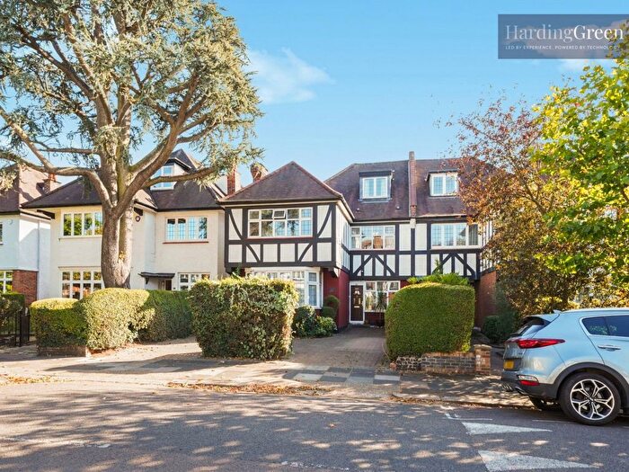 7 Bedroom Semi-Detached House For Sale In St Gabriels Road, London, NW2
