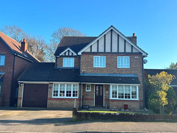 4 Bedroom Detached House To Rent In Crabtree Walk, Broxbourne, EN10