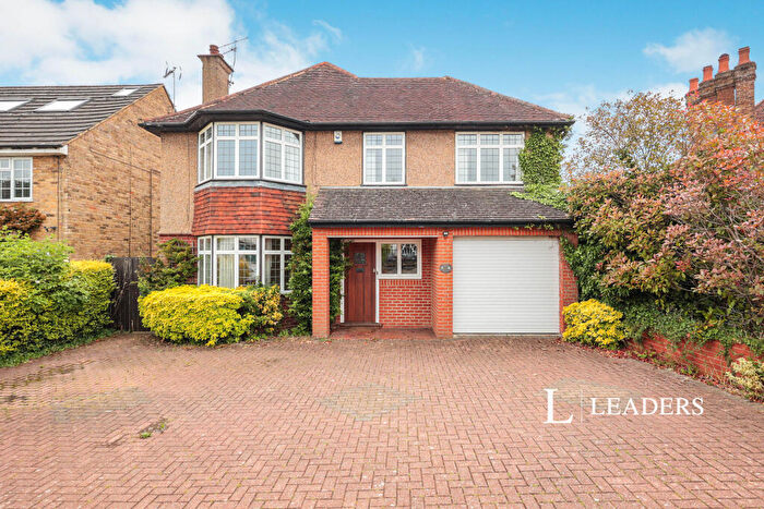 4 Bedroom Detached House To Rent In Midway, AL3