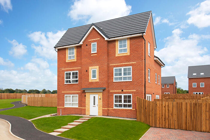 3 Bedroom End Of Terrace House For Sale In Wellhouse Lane, Penistone, Barnsley, South Yorkshire, S36
