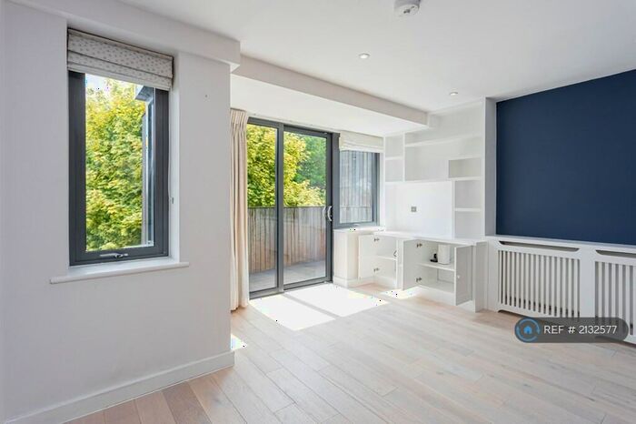 1 Bedroom Flat To Rent In North Street, Horsham, RH13