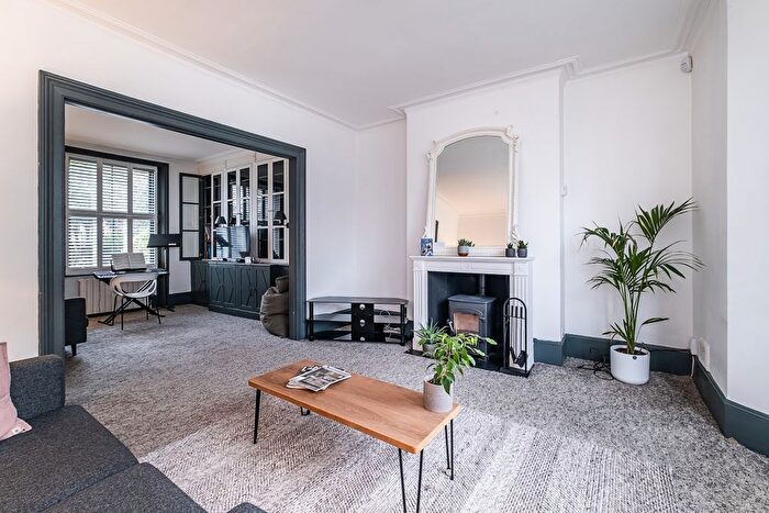 4 Bedroom Terraced House To Rent In Fitzwilliam Road, London, SW4