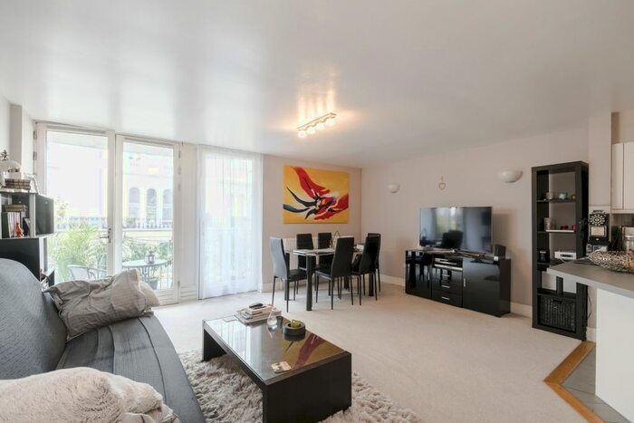 1 Bedroom Flat To Rent In Kensington Gardens Square, London, W2